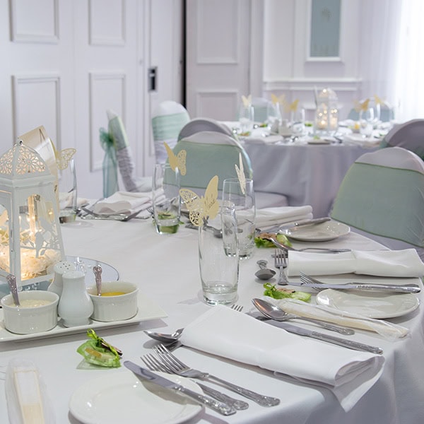Modern Table Manners & Table Etiquette | Polished Manners